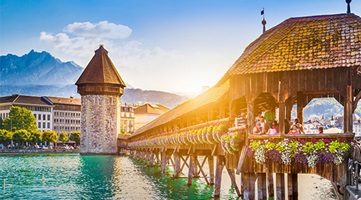 HSLU Hochschule Luzern - Wundervolles Luzern, Kapellbrücke mit Wasserturm Luzern, Schweiz