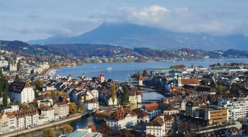 HSLU Hochschule Luzern - Wundervolles Luzern, Sicht auf Reuss, Schweiz