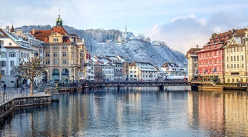 HSLU Hochschule Luzern - Wundervolles winterliches Luzern, Berge, Gütsch, Schweiz