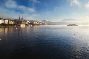 HSLU Hochschule Luzern - Wundervolles Luzern, Schifffahrt auf See in Luzern, Schweiz